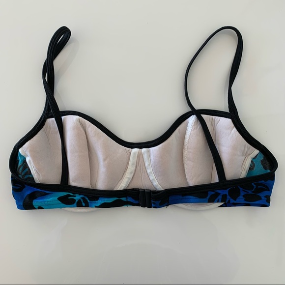 Bundle of 3 Small Women’s Bikini Tops - Picture 4 of 15